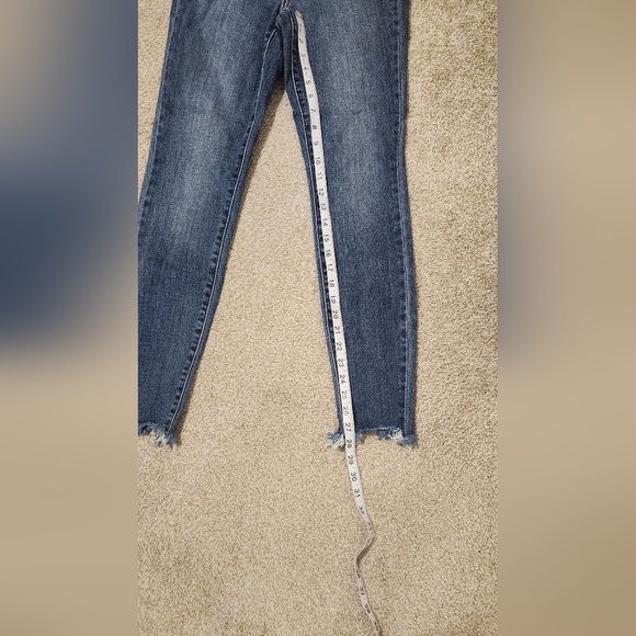 Judy Blue Jeans - Picture 6 of 8